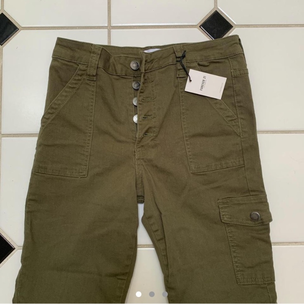 Cargo pants - Picture 2 of 2